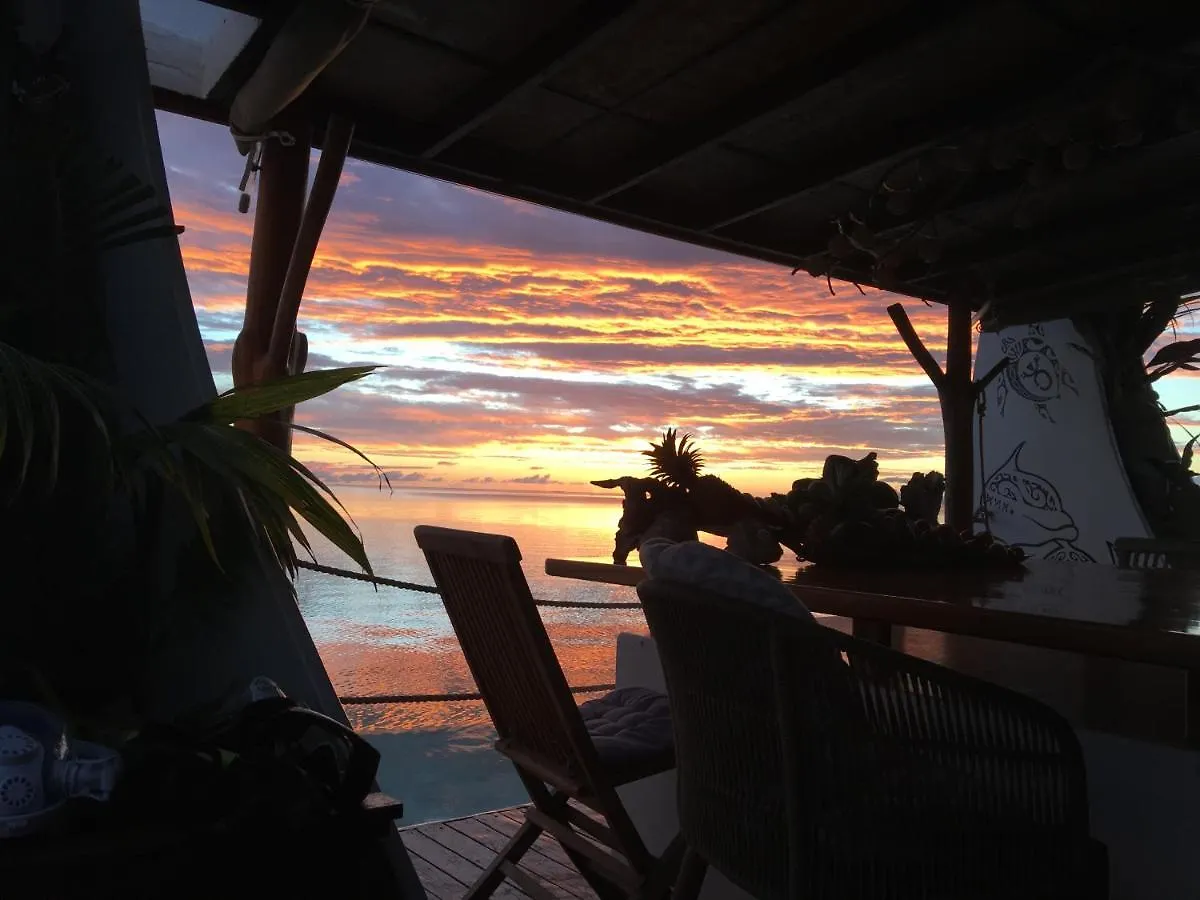 Manuia Lagoon Bed & Breakfast Parea